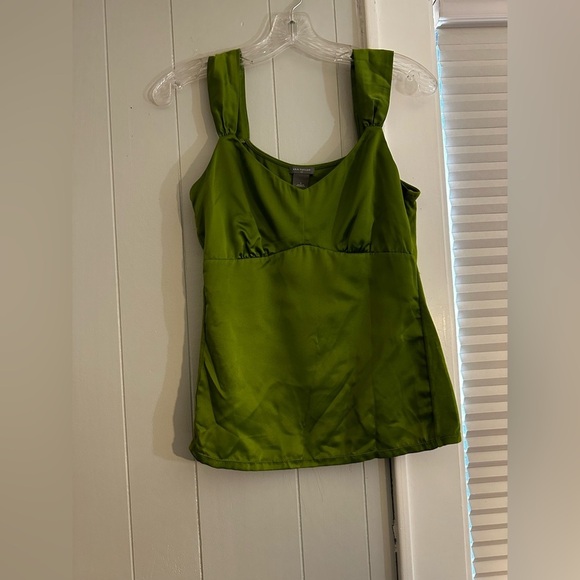Ann Taylor Green Sleeveless Top Small – V-Neck Camisole Blouse - Picture 2 of 5
